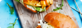 Chicken and halloumi burgers